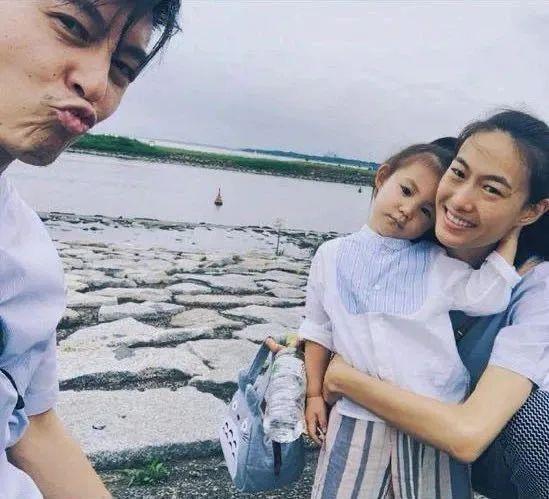 学生交4500元住宿费却搬进12人间 学生交4500元住宿费却搬进12人间